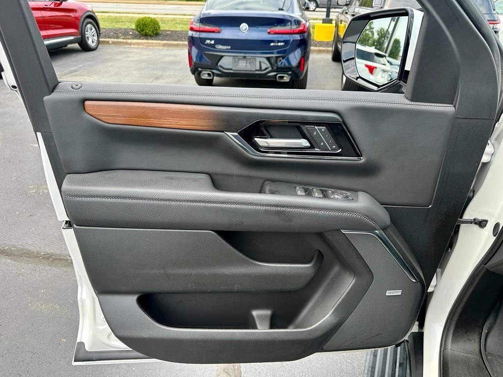 Used 2025 White GMC Denali image 10
