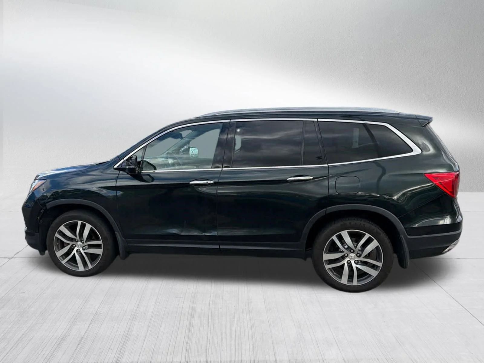 Certified Used 2017 Crystal Black Pearl Honda Touring image 8