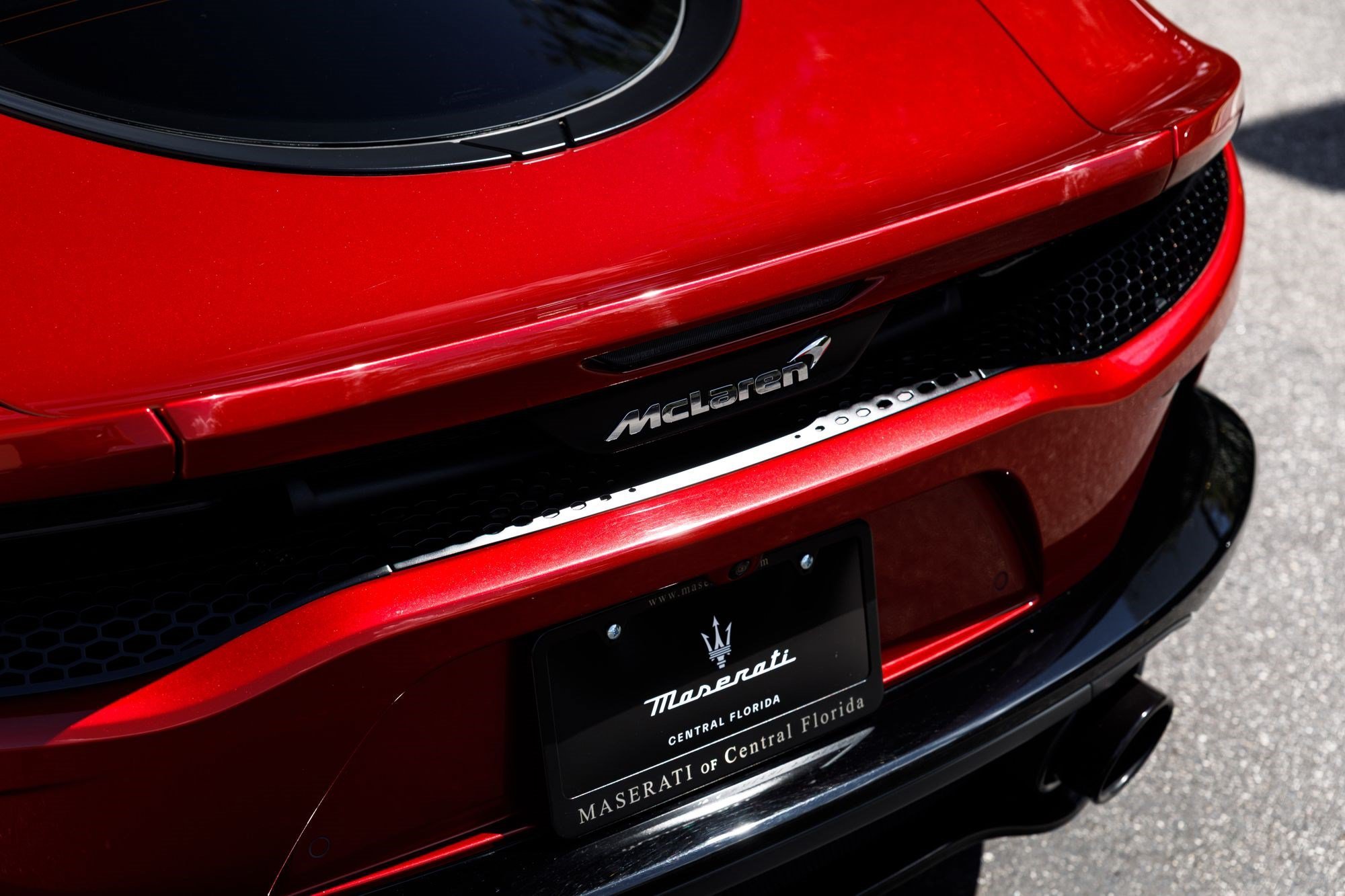 Used 2023 Red Metallic McLaren  image 17