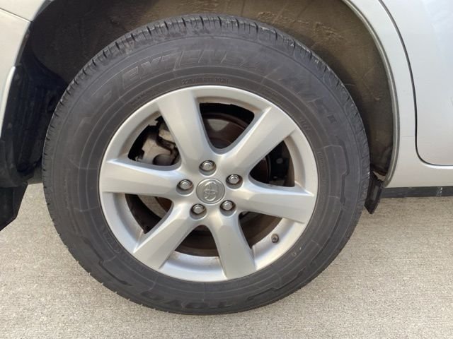 Used 2008 Classic Silver Toyota Limited image 6