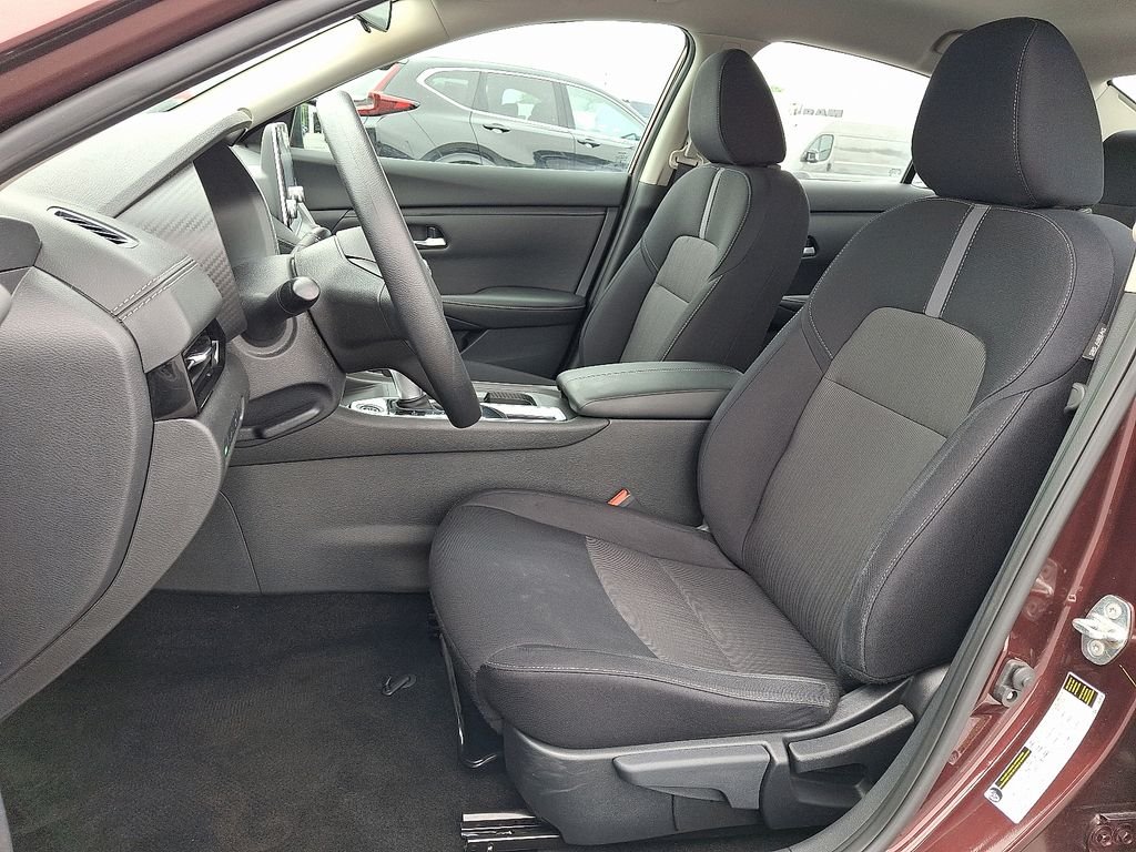 Used 2023  Nissan SV image 15