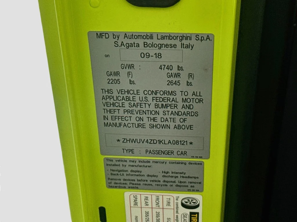 Used 2019  Lamborghini Base image 33