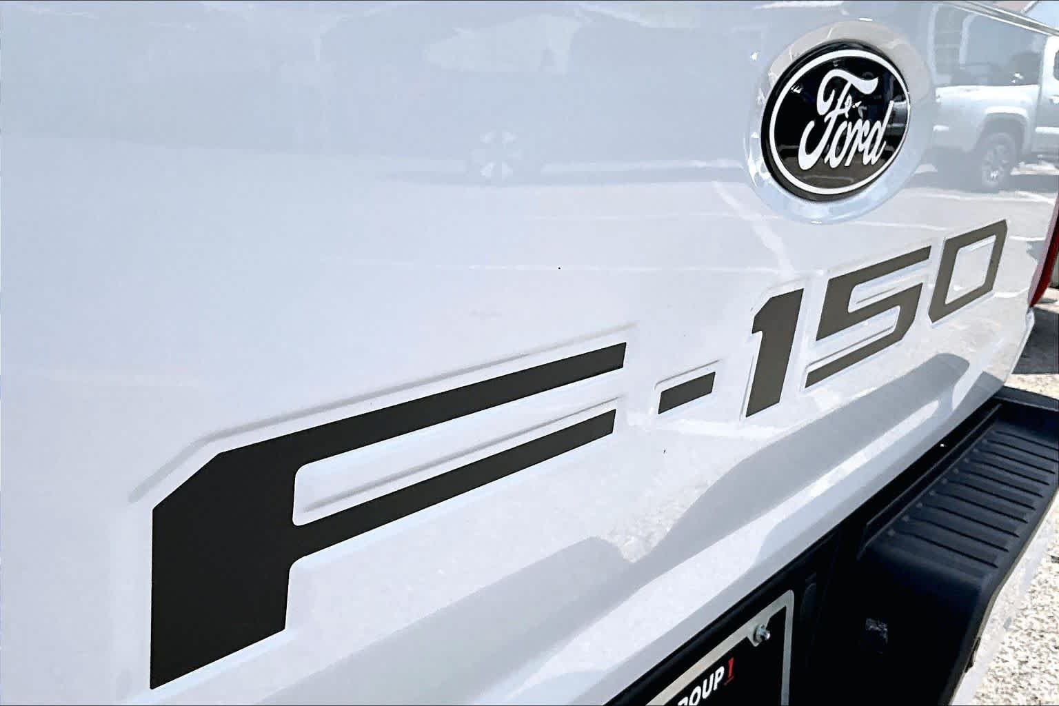Used 2025 Oxford White Ford LARIAT image 12
