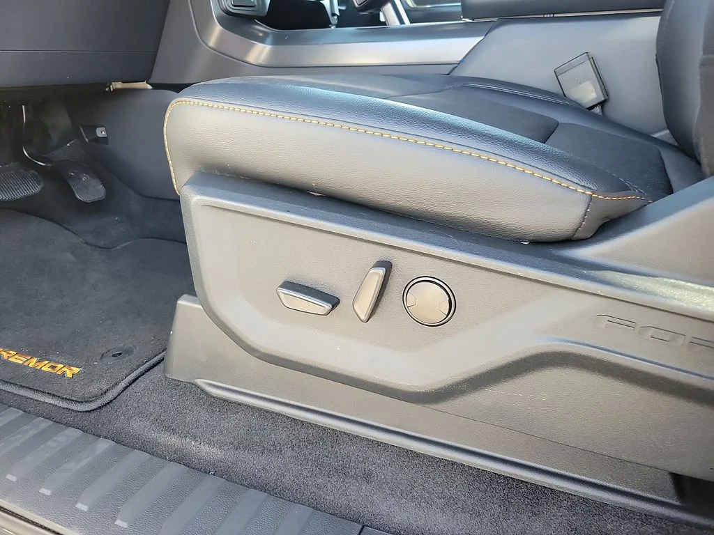 New 2026 Carbonized Gray Metallic Ford Tremor® image 12