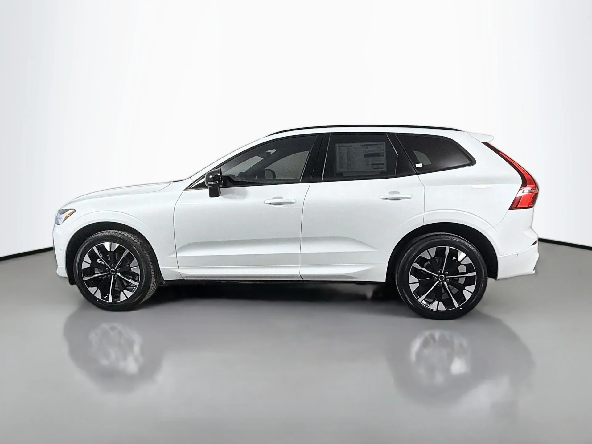 New 2026 Crystal White Volvo Plus image 9
