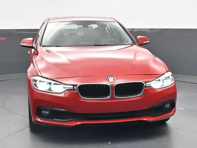 Used 2018 Red BMW 320i image 11