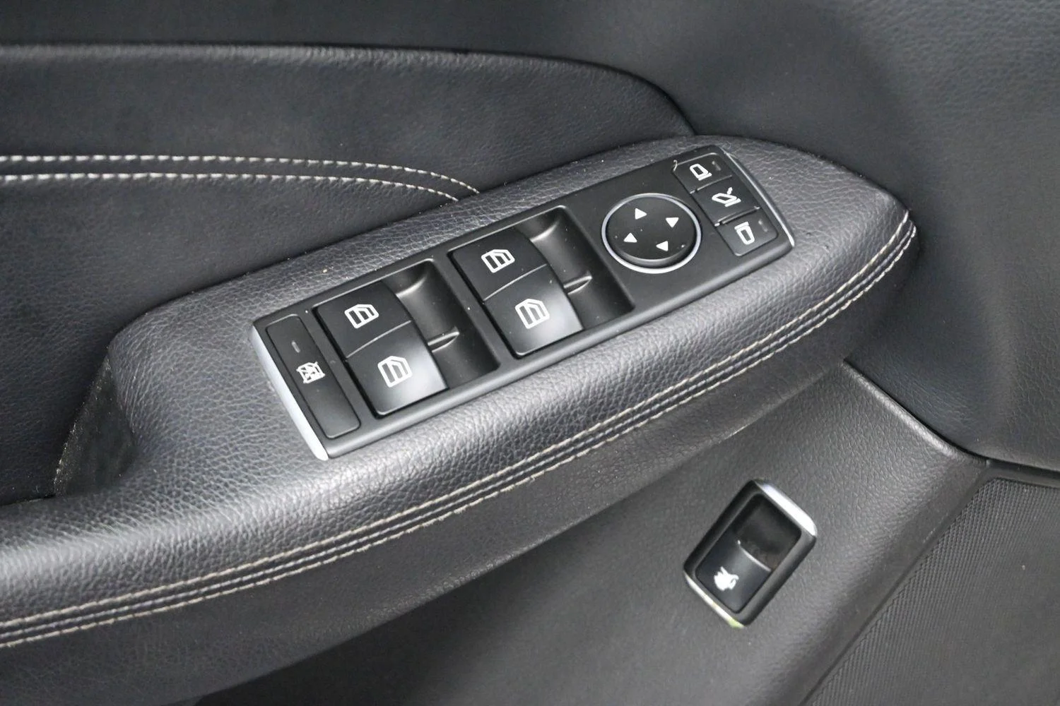 Used 2014 Steel Gray Metallic Mercedes-Benz ML 350 image 15