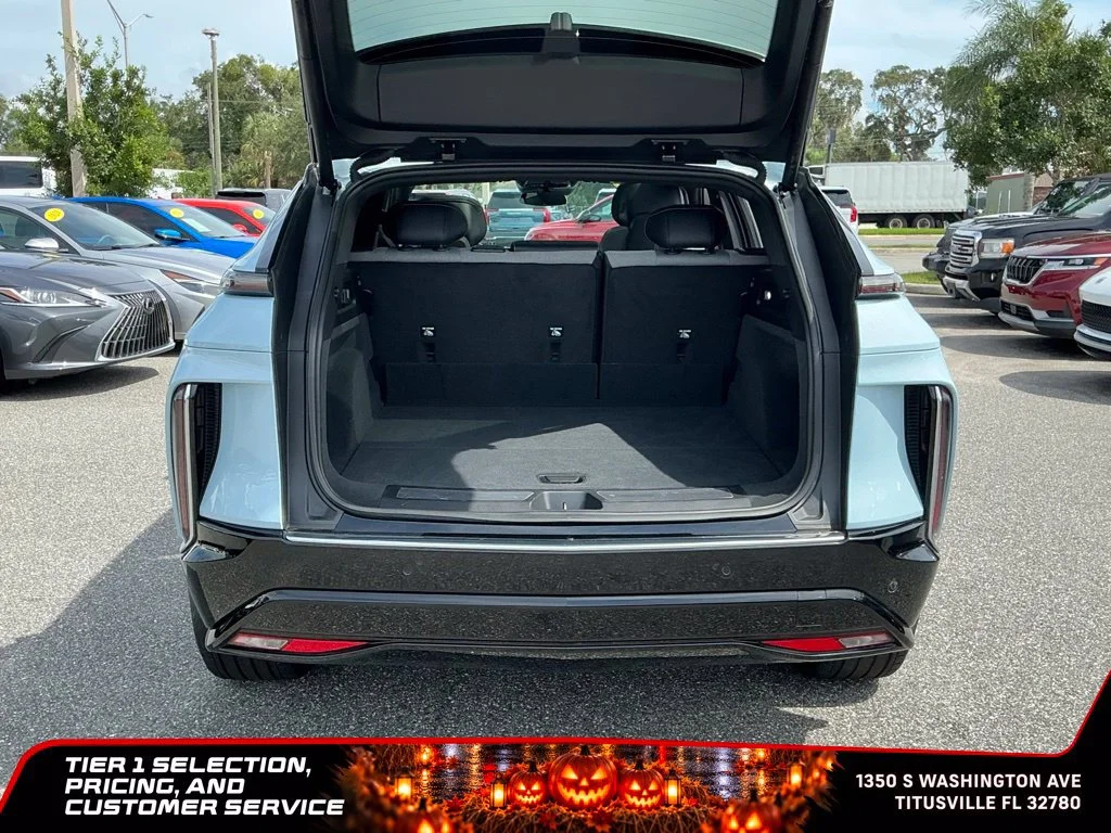 Used 2024 Nimbus Metallic Cadillac Tech image 16