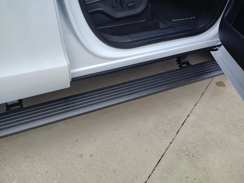 New 2026 Oxford White Ford Platinum® image 17
