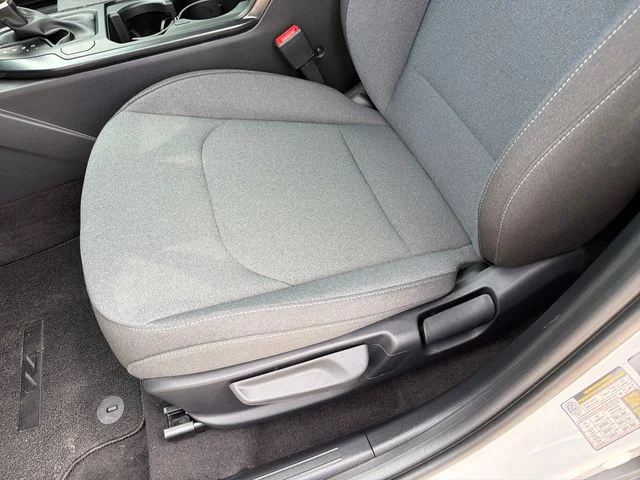 New 2026 Snow White Pearl Kia LXS image 20