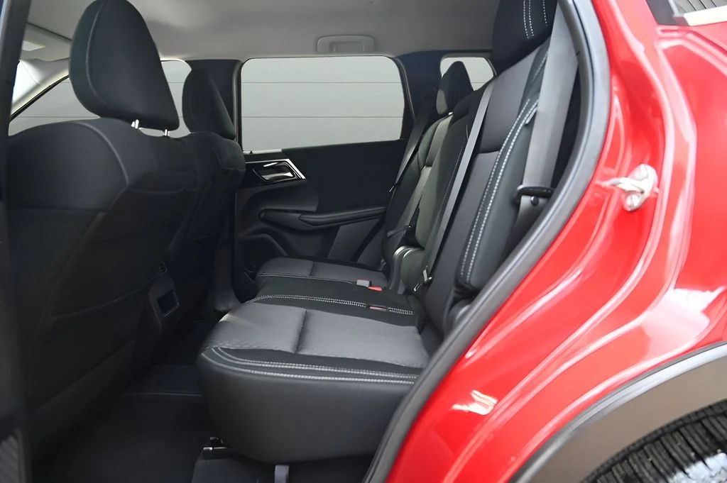 Used 2024 Red Mitsubishi ES image 39
