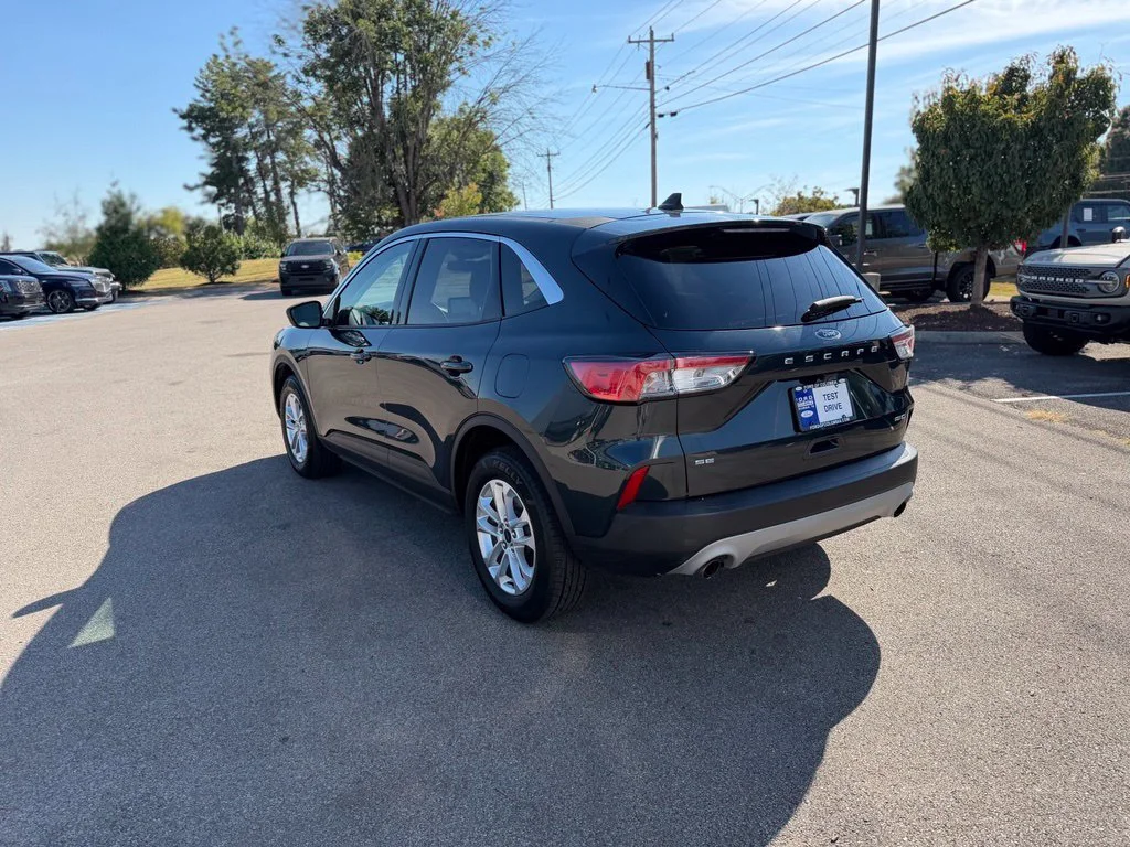 Used 2022 Blue Ford SE image 5