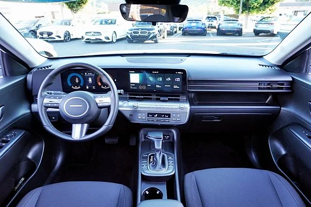 Used 2026 White Hyundai SEL Sport image 17