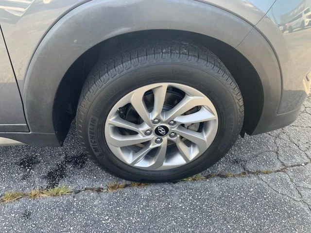 Used 2017 Gray Hyundai SE image 38