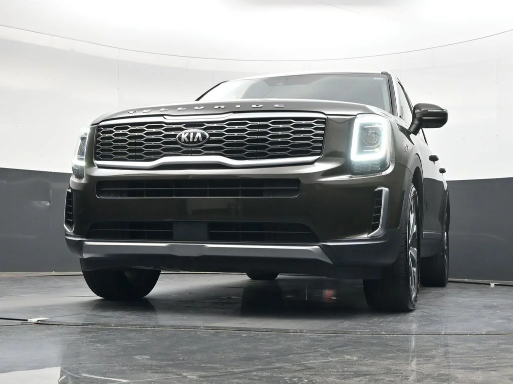 Used 2021 Green Kia S image 47