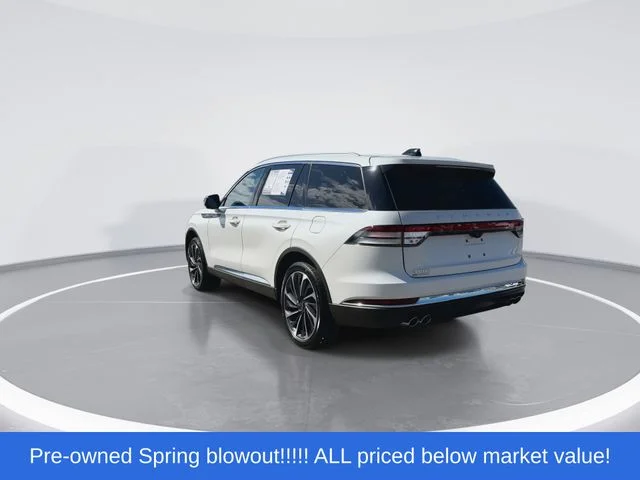 Used 2025 White Lincoln Reserve image 6