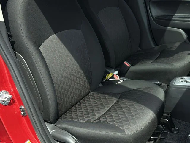 Used 2024  Mitsubishi ES image 32