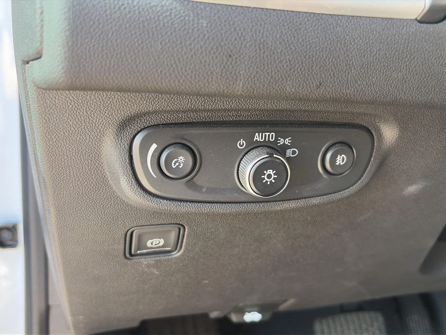 Used 2021 Summit White GMC SLT image 9