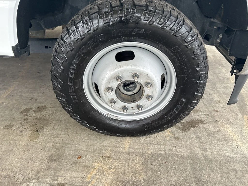 Used 2024 White Ford XLT image 26