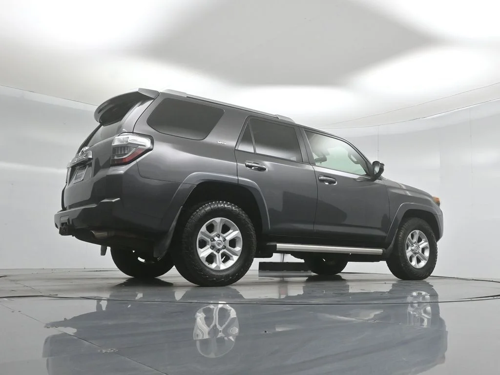 Used 2014 Gray Toyota SR5 image 44