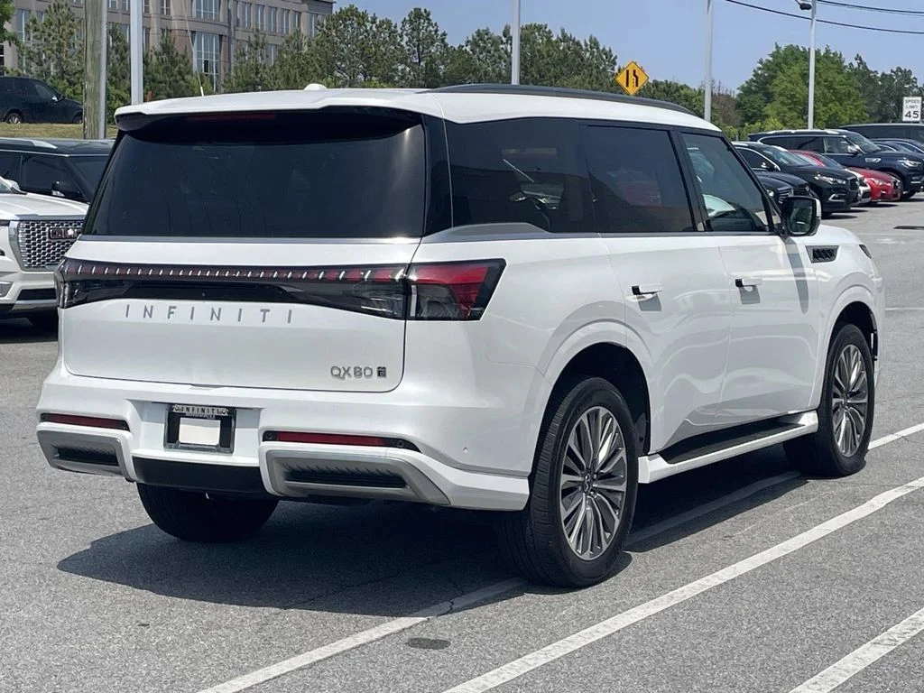 Used 2025 White INFINITI SENSORY image 4