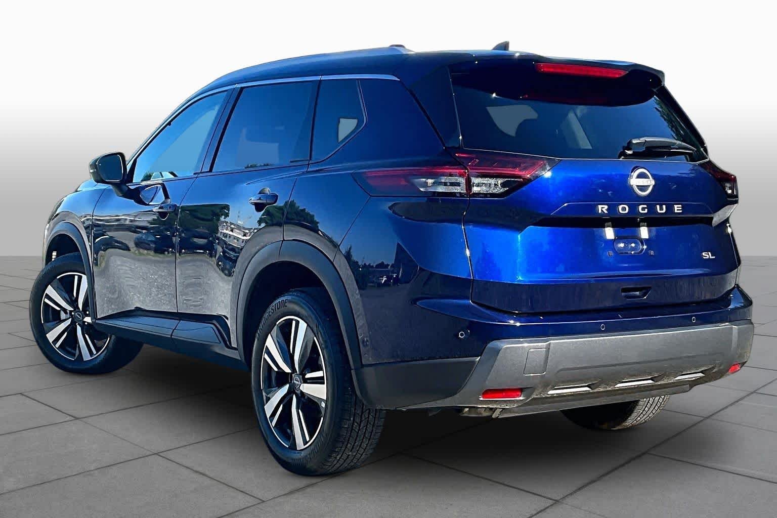 Used 2026 Deep Ocean Blue Pearl Nissan SL image 12