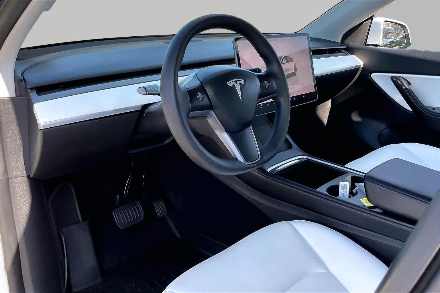 Used 2022 WHITE Tesla Long Range image 15
