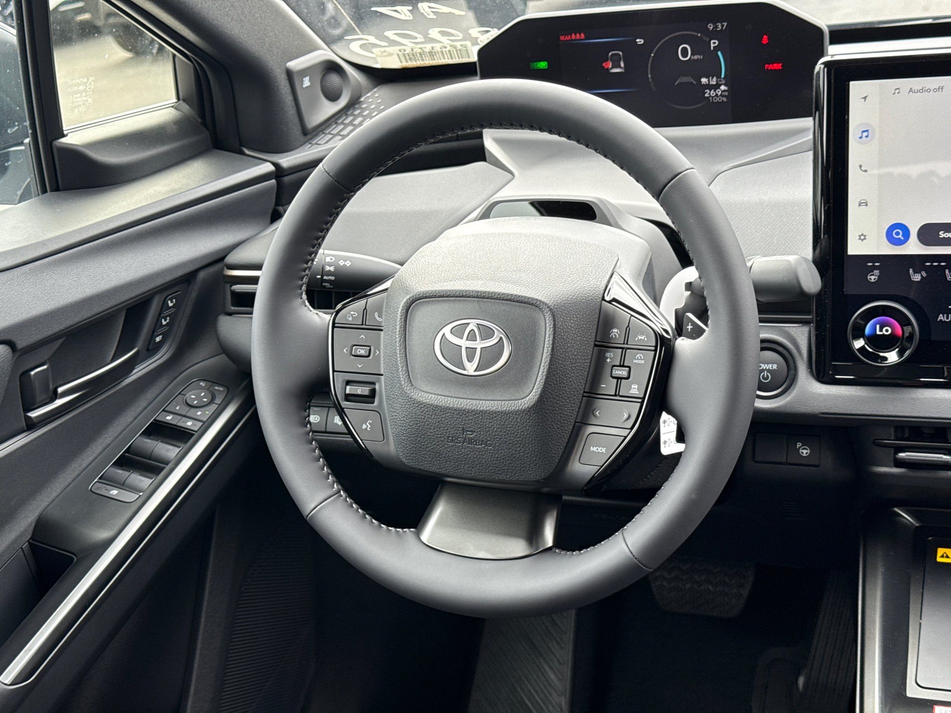 New 2026 Wind Chill Pearl with Midnight Black Metallic roof <sup>1</sup> Toyota  Limited image 23