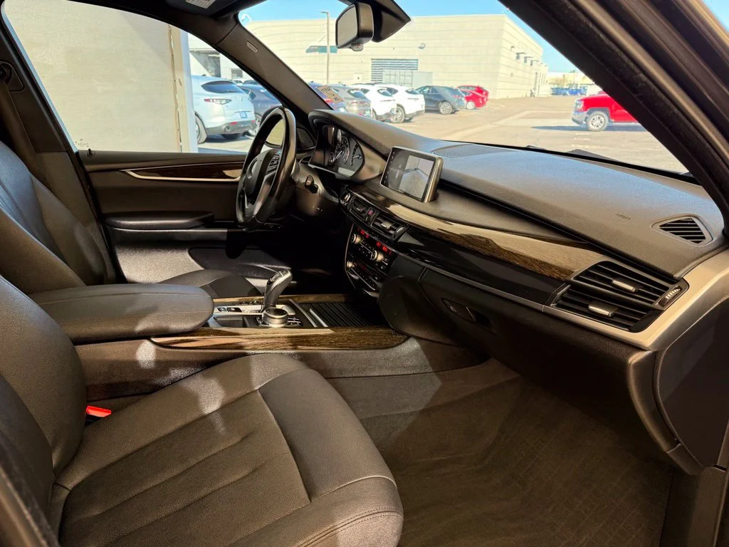 Used 2018 Dark Graphite BMW sDrive35i image 11