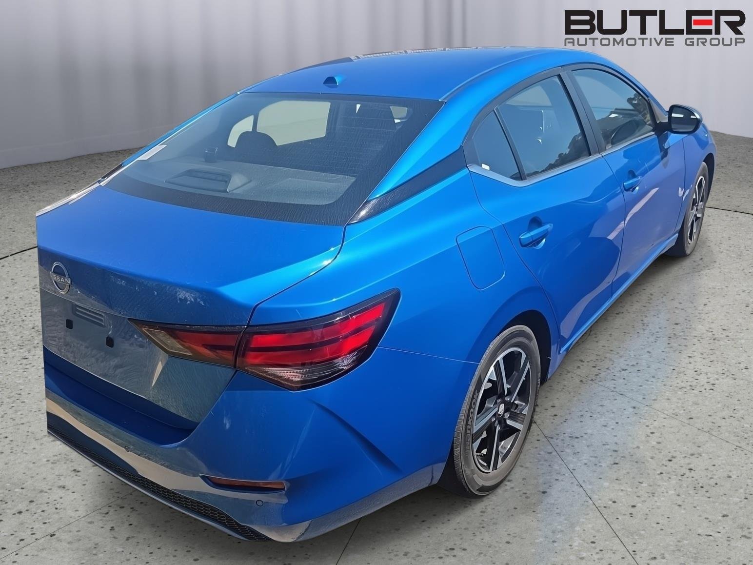 Used 2025 Electric Blue Metallic Nissan SV image 3
