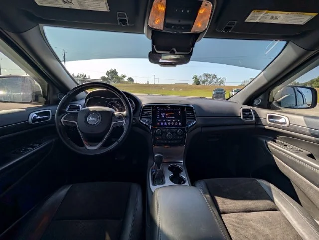 Used 2020 White Jeep Altitude image 12