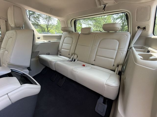 Used 2019 Black Lincoln Reserve image 24