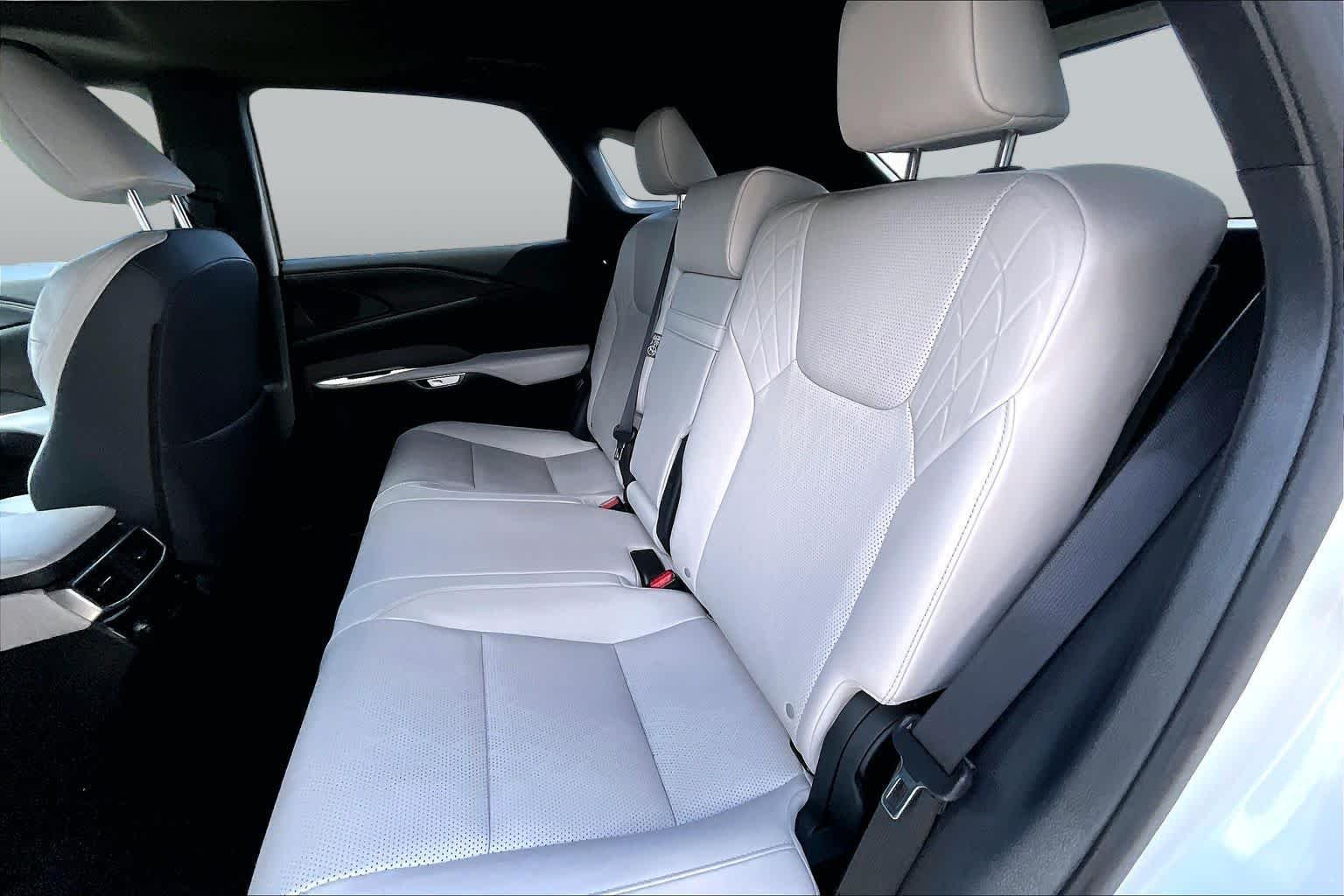 Used 2025 Eminent White Pearl Lexus Premium Plus image 21