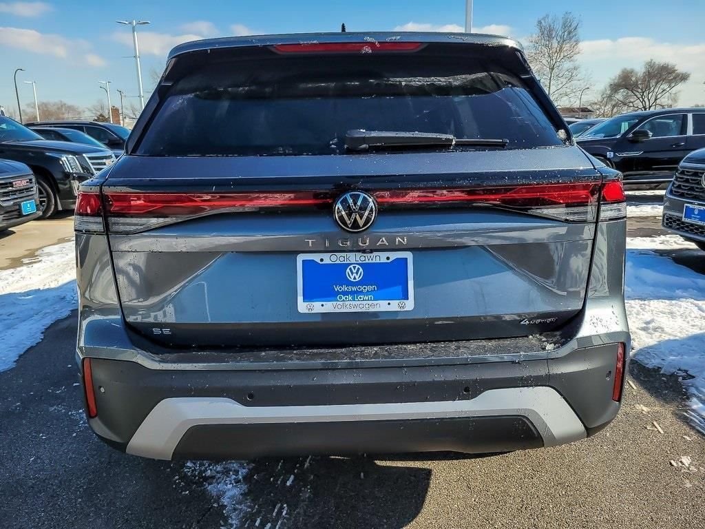 New 2026 Platinum Gray Metallic Volkswagen 2.0T SE image 4