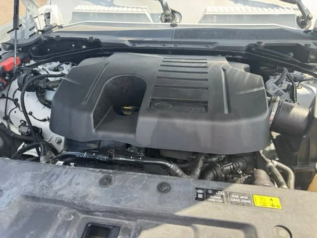 Used 2023 White Land Rover S image 28