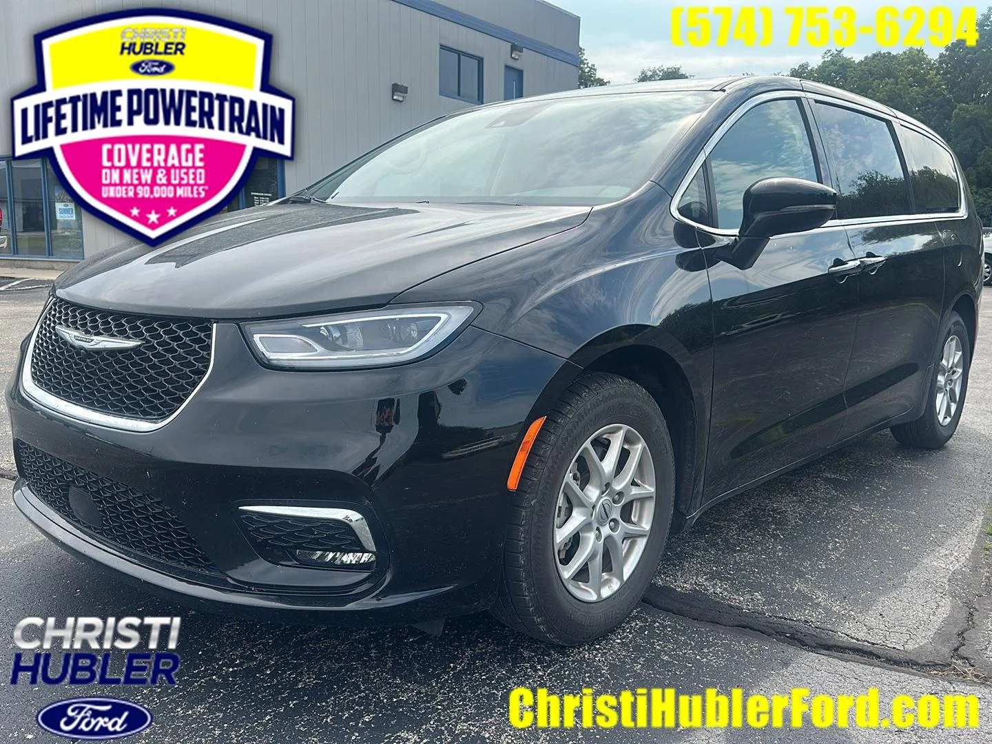 Used 2024 Diamond Black Chrysler Touring L image 1