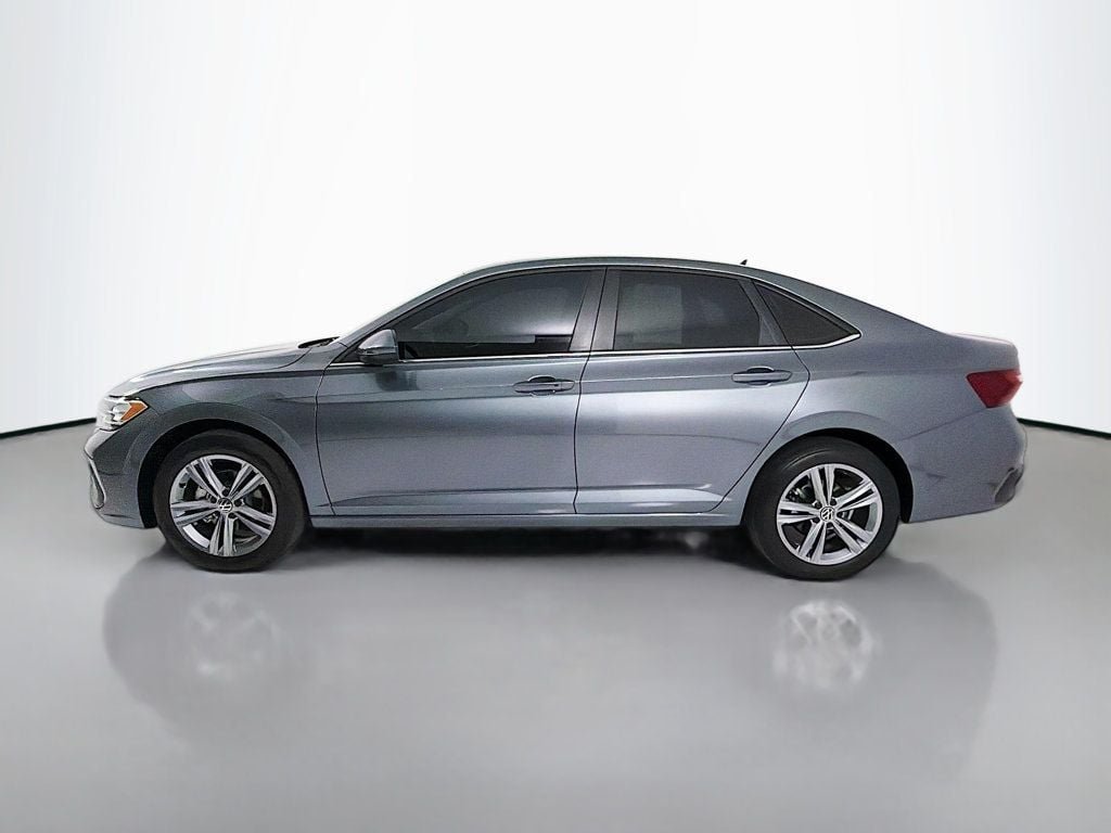 Used 2023 Platinum Gray Metallic Volkswagen SE Automatic image 4