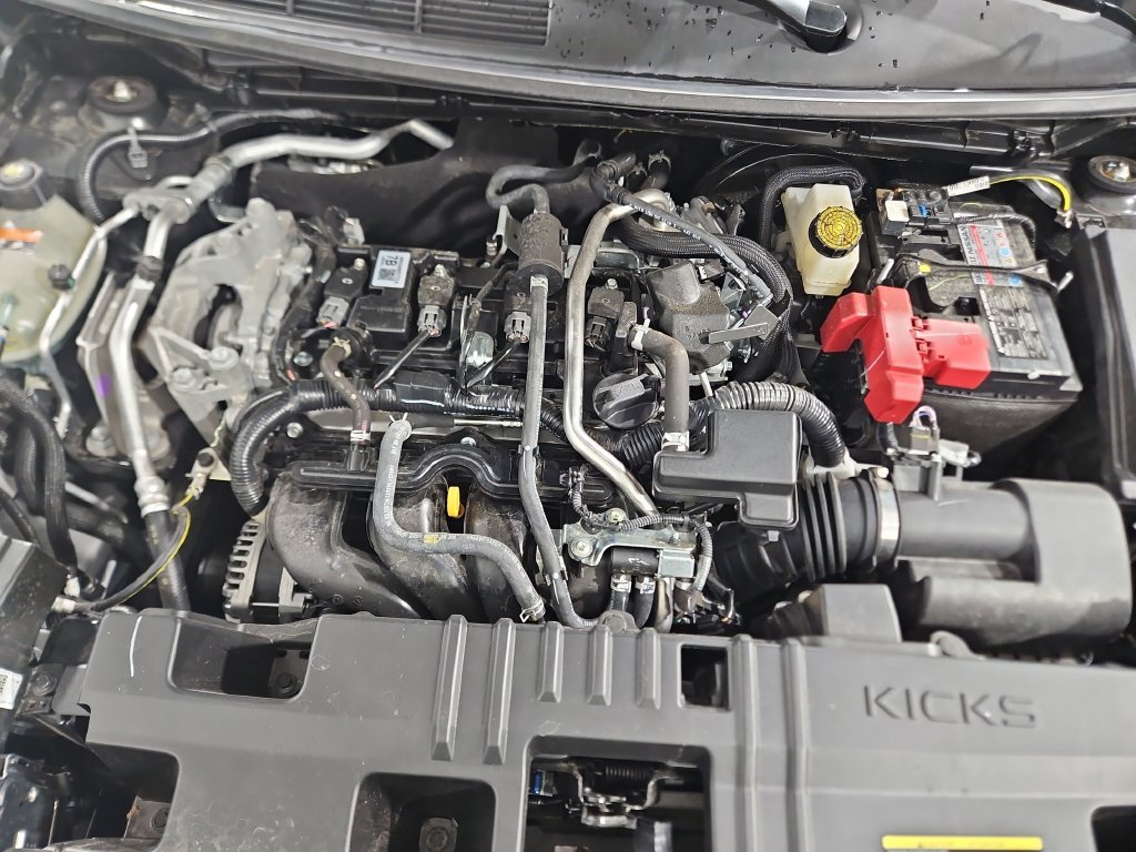 Used 2025 Gray Nissan S image 22