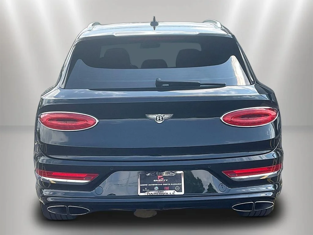Used 2021 Midnight Emerald Bentley V8 image 5