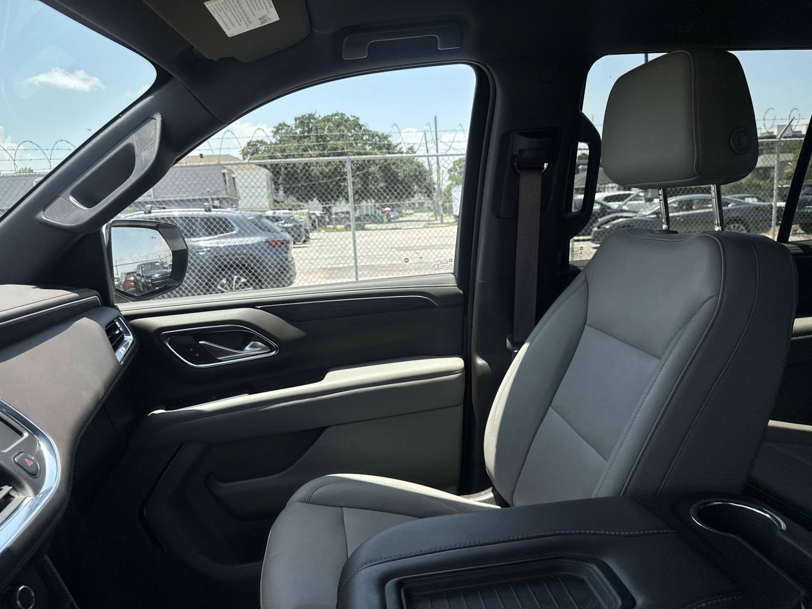 Used 2022 White Chevrolet Z71 image 41