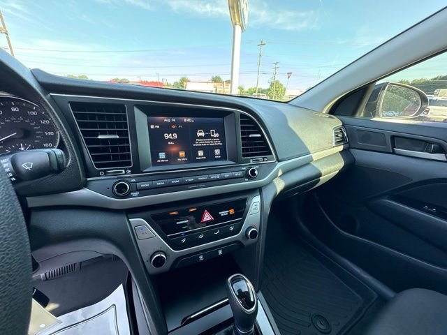Used 2018 Phantom Black Hyundai SEL image 16