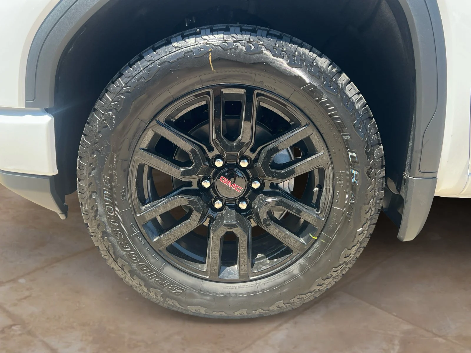 New 2026 Summit White GMC Elevation image 31