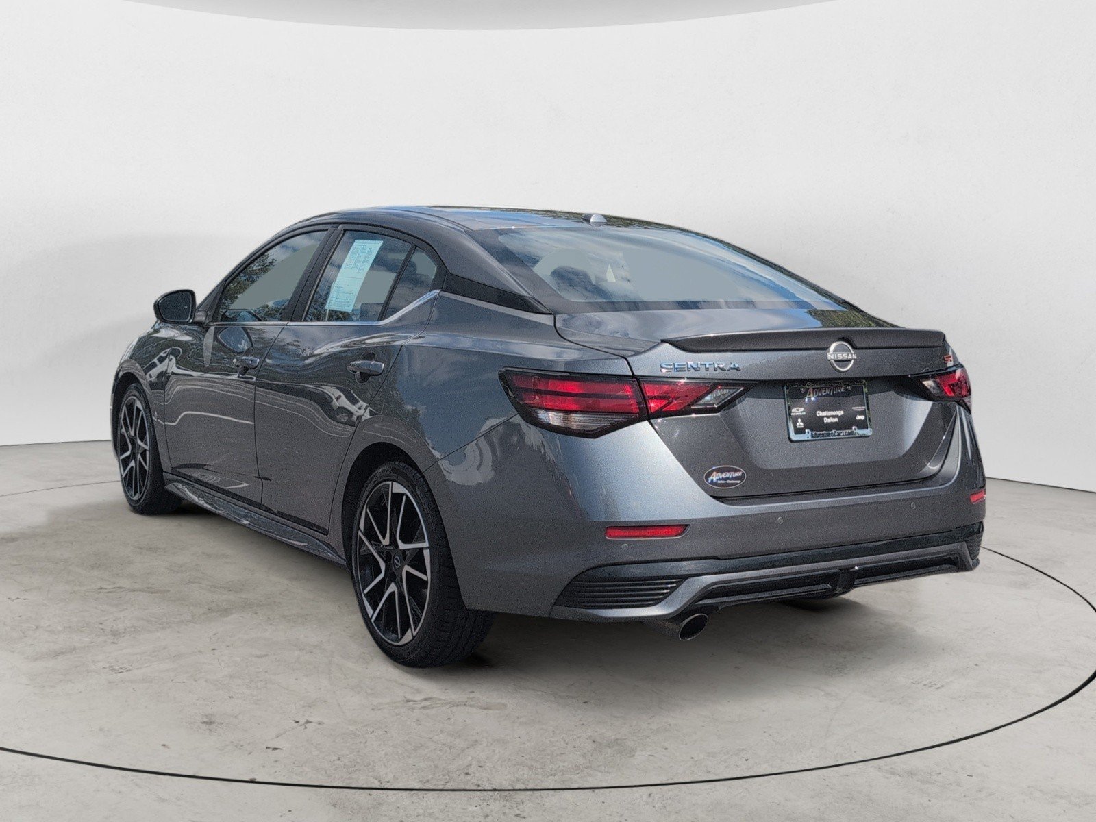 Used 2025 Gun Metallic Nissan SR image 5