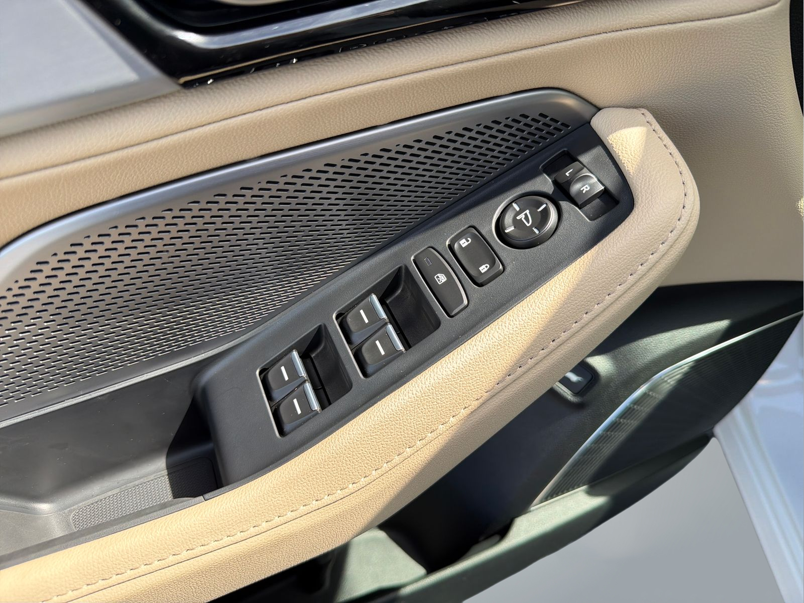 New 2026 Platinum White Pearl Acura Base image 29