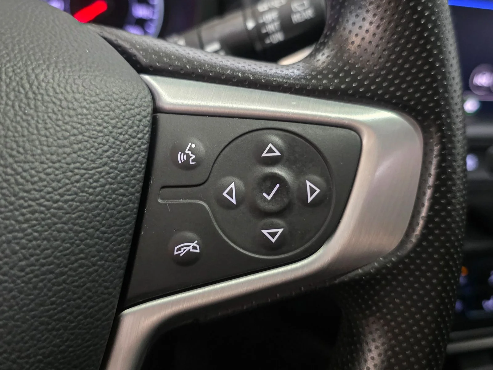 Used 2024 Black GMC SLE image 34