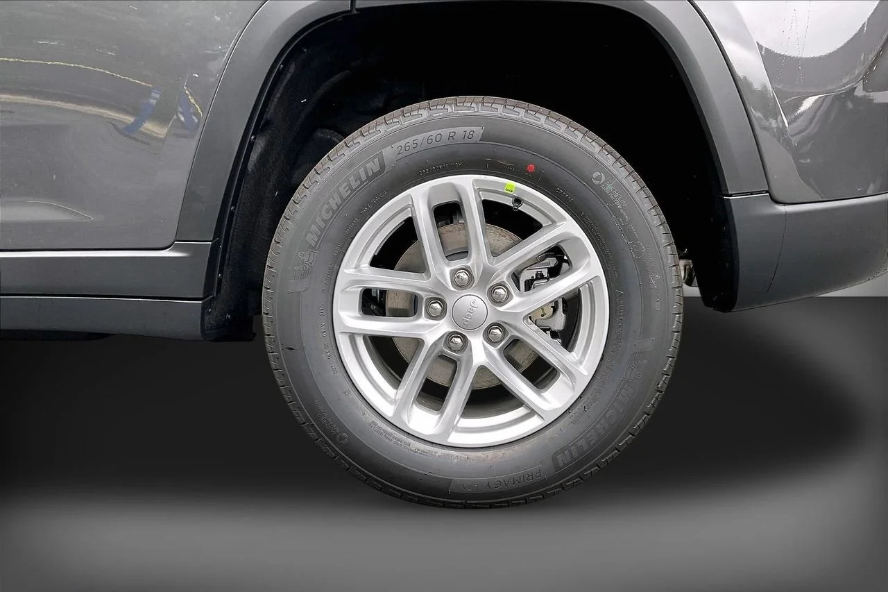 New 2026 Baltic Gray Metallic Clearcoat Jeep Laredo X image 29