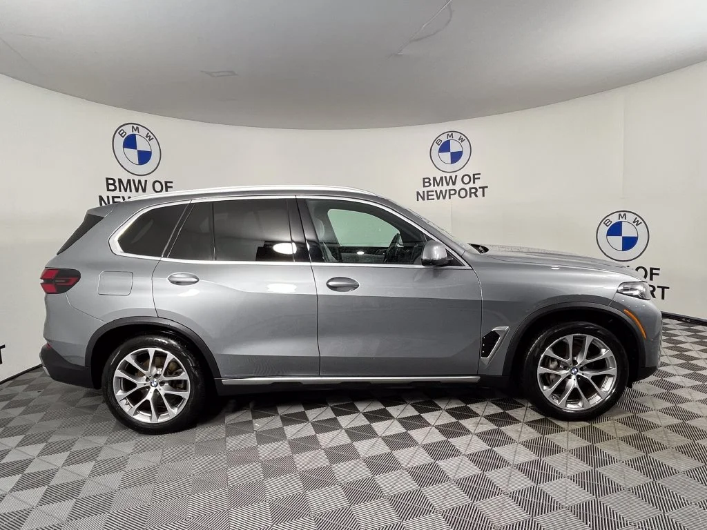 Certified Used 2024 Gray BMW xDrive40i image 6