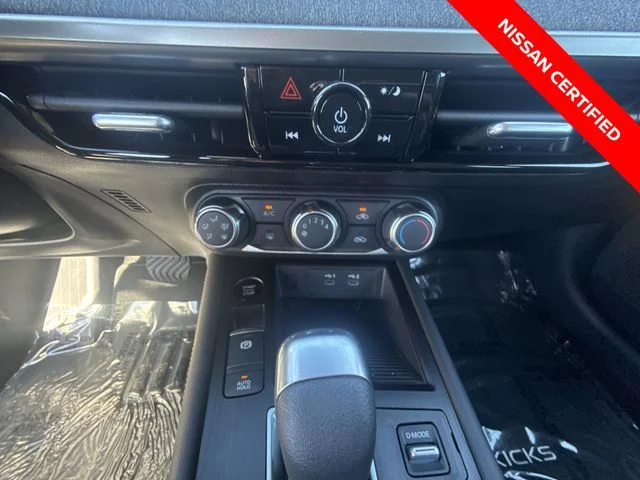 Used 2025 Blue Nissan SV image 18