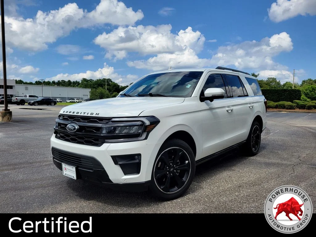 Used 2023 White Ford Limited image 1