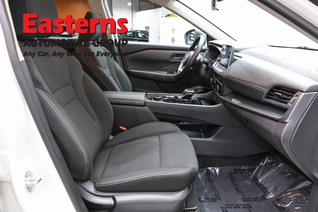 Used 2024 White Nissan S image 25